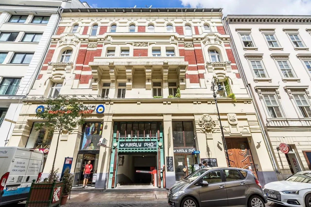 Luxury Apartment With Free Garage And Balcony In The Center 布达佩斯